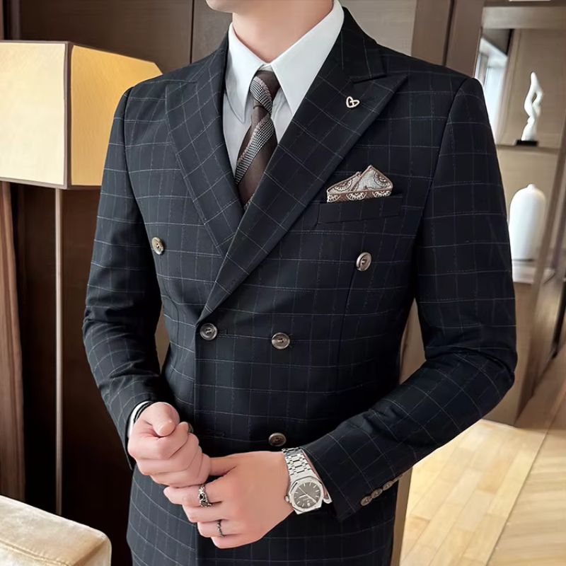 suit, Slim Fit Suit, Plaid Suit, plaid men’s suit, modern men’s suit, men’s suit, Men’s Plaid Suit, Men’s Double-Breasted Suit, formal men’s suit