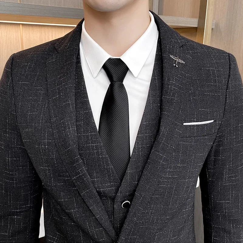 suit, striped men’s fashion, slim striped men’s suit, slim fit formal wear, modern men’s suit, men’s suit, elegant three piece suit