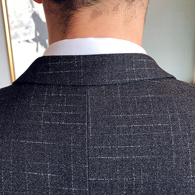 suit, striped suit, striped men’s suit, men’s suit, elegant suit, elegant men’s suit