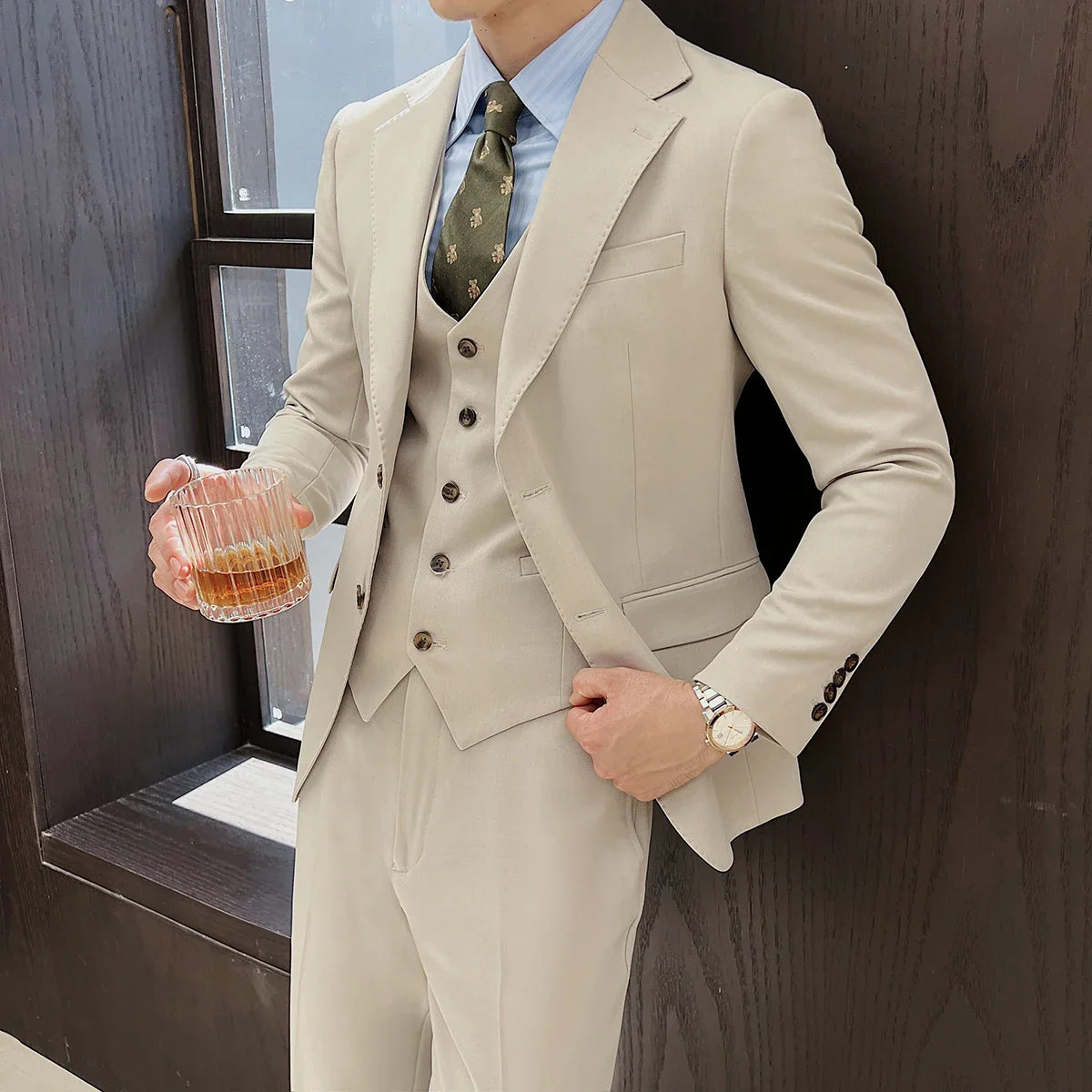 suit, slim fit men’s suit, men’s suit, Men's Slim Suit, Maximus Men's Slim Suit, Luxury Suit, Luxury men's Suit