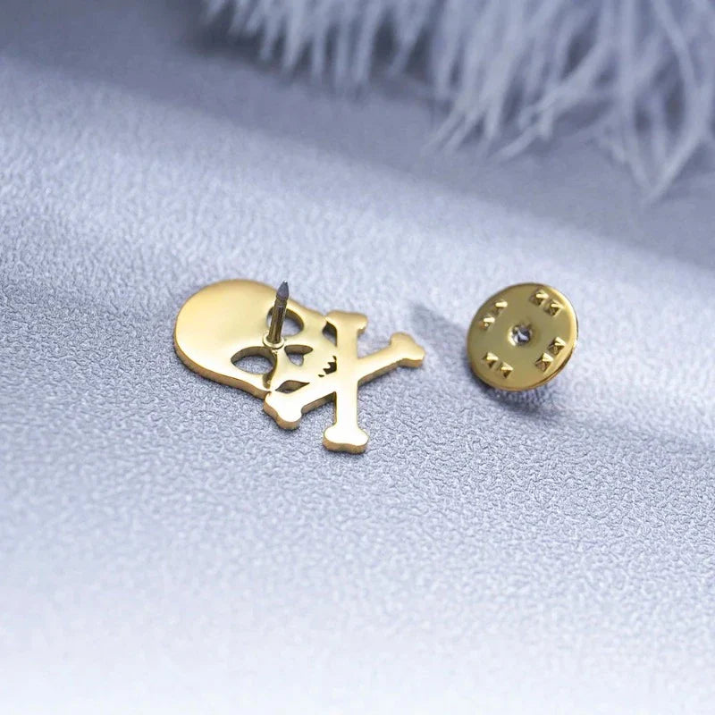 suit brooch, skull suit brooch, skull brooch, modern suit accessories, men’s suit brooch, men’s skull lapel pin, men’s lapel pin accessory, gothic lapel pin men, brooch