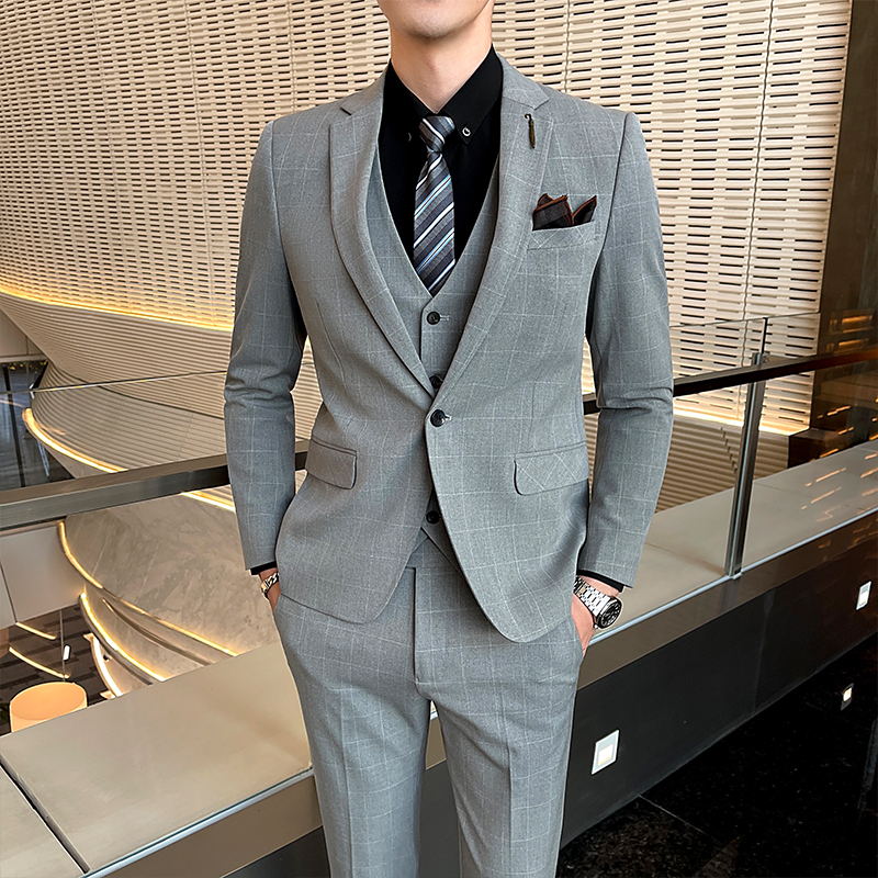 suit, slim fit men’s suit, modern men’s suit, men’s suit, Maximus suit, elegant suit, elegant men’s suit, classic men’s suit