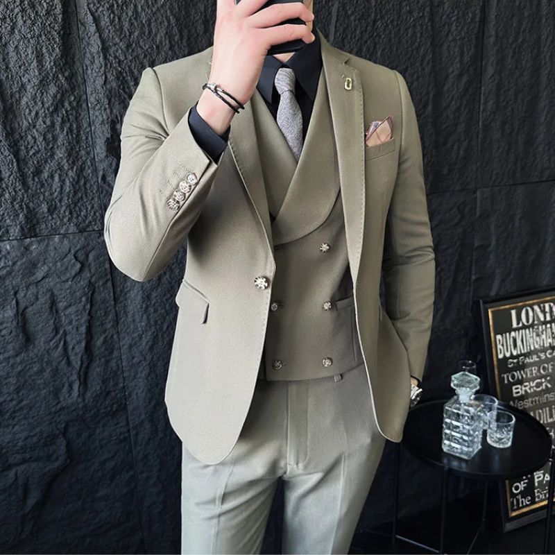suit, modern men’s suit, men’s suit, men’s slim fit suit, formal men’s suit, executive men’s suit, double-breasted waistcoat suit