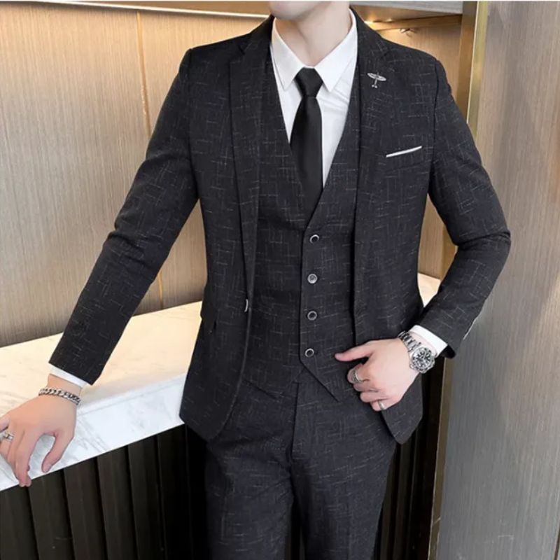 suit, striped men’s fashion, slim striped men’s suit, slim fit formal wear, modern men’s suit, men’s suit, elegant three piece suit