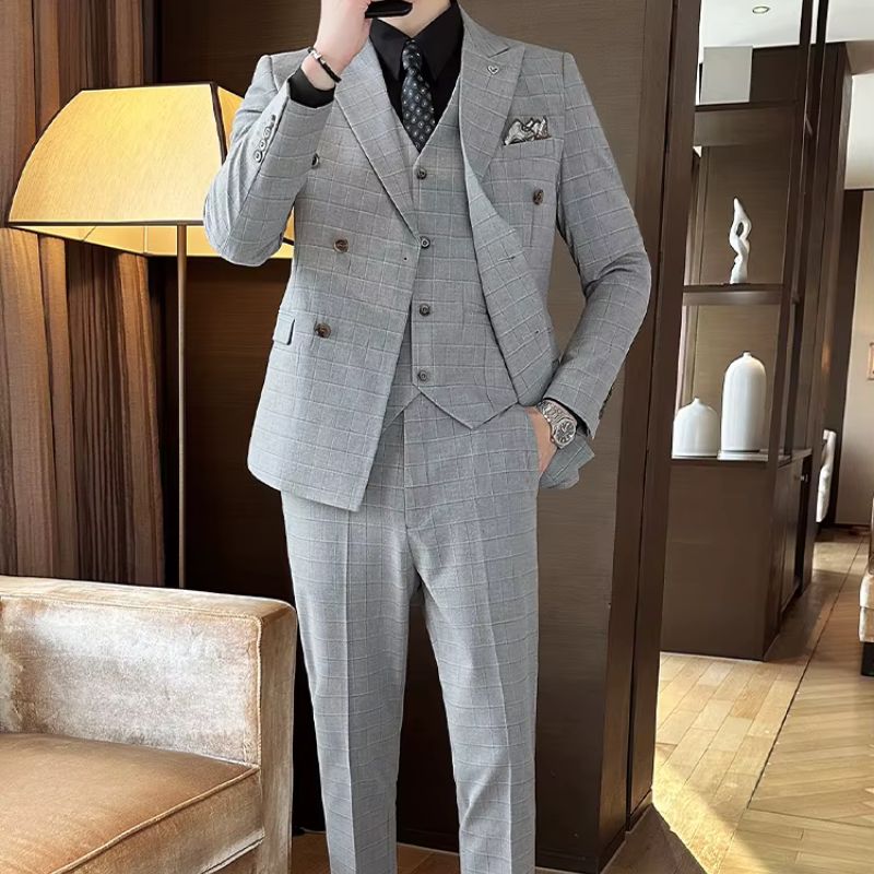 suit, Slim Fit Suit, Plaid Suit, plaid men’s suit, modern men’s suit, men’s suit, Men’s Plaid Suit, Men’s Double-Breasted Suit, formal men’s suit