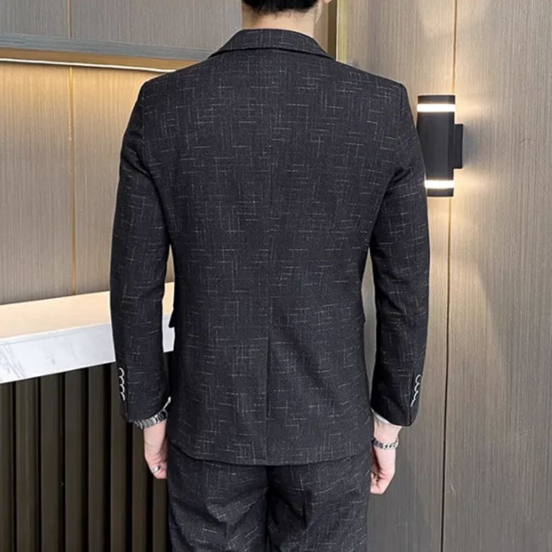 suit, striped men’s fashion, slim striped men’s suit, slim fit formal wear, modern men’s suit, men’s suit, elegant three piece suit