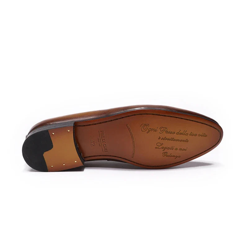 minimalist loafers, minimalist leather shoes, men’s leather loafers, men’s casual smart loafers, men's loafers, luxury men’s footwear, loafers, leather loafers, genuine leather loafers