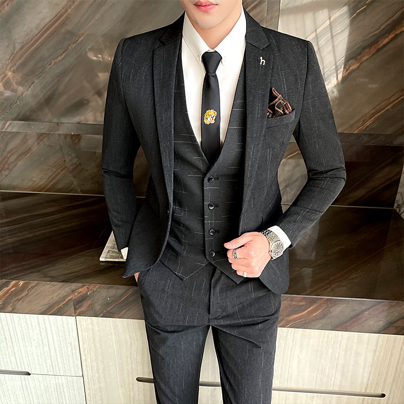 suit, slim fit men’s suit, modern men’s suit, men’s suit, Maximus suit, elegant suit, elegant men’s suit, classic men’s suit