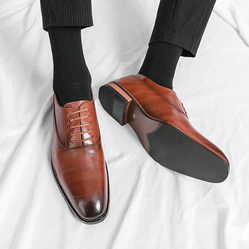 men’s oxford shoes, classic formal shoes, elegant business footwear, synthetic leather oxford, timeless dress shoes, Maximus oxford shoes