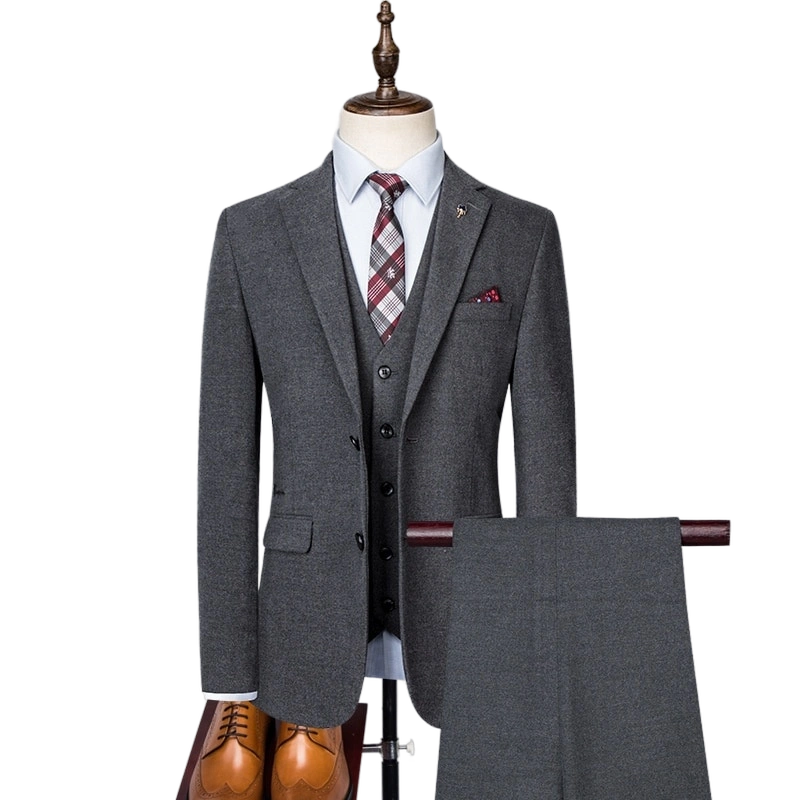 elegant suit, Maximus suit, classic men’s suit, men’s suit, three piece slim fit suit, modern three piece suit, complete three piece suit, three piece suit, suit