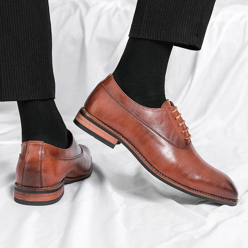 men’s oxford shoes, classic formal shoes, elegant business footwear, synthetic leather oxford, timeless dress shoes, Maximus oxford shoes
