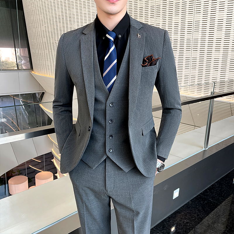 suit, slim fit men’s suit, modern men’s suit, men’s suit, Maximus suit, elegant suit, elegant men’s suit, classic men’s suit
